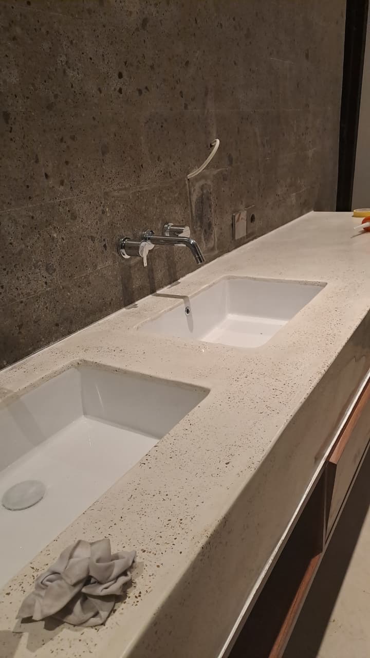 Proyek pemasangan marmer 2 oleh Karya Batu Alam Indonesia